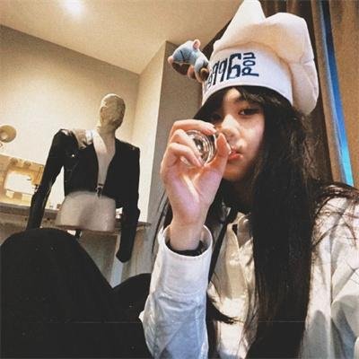 穿书后，我成了腹黑男主的心尖宠